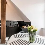 Livingroom 4B Self Check-In 24H